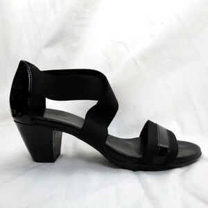 MUNRO Black Strappy Sandals with Low Heel , size 7.5